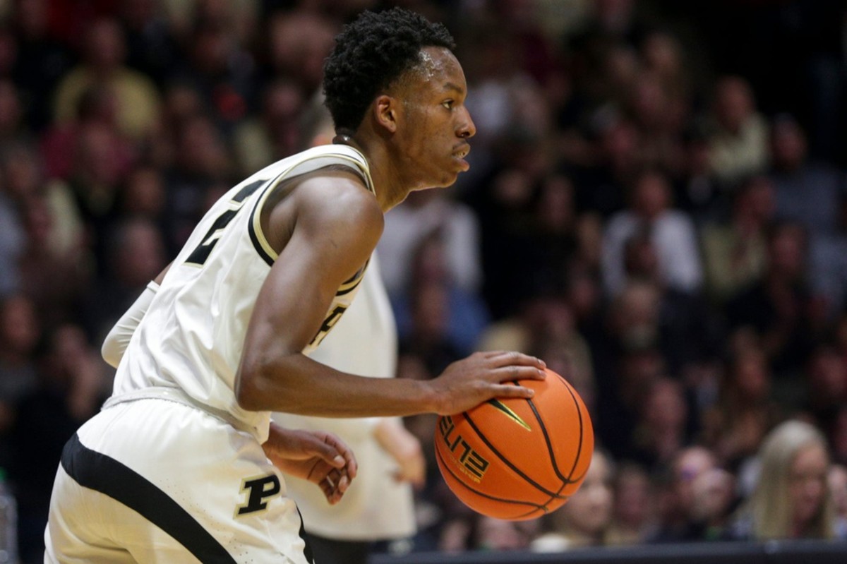 Eric Hunter Jr handling ball